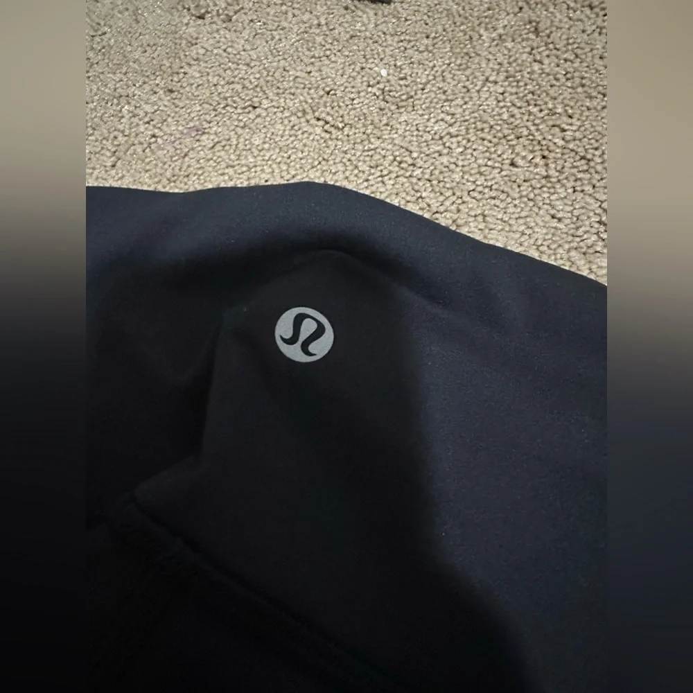 NWT lulu leggings size 2 - Picture 2 of 6